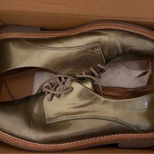 Vince Camuto green Metallic Olive Oxfords size us 9